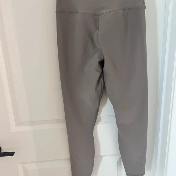 Abercrombie YPB studioFLEX 7/8-Length Activewear 
Legging Size Large - Picture 6 of 7